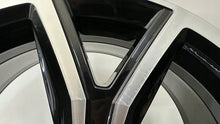 Laden Sie das Bild in den Galerie-Viewer, 1x Alufelge 18 Zoll 7.0" 5x100 39ET Glanz Schwarz 2GM601025F VW T-Cross FEL8279155113yb