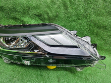 Laden Sie das Bild in den Galerie-Viewer, Frontscheinwerfer Mitsubishi L200 8301D382 LED Rechts Scheinwerfer Headlight