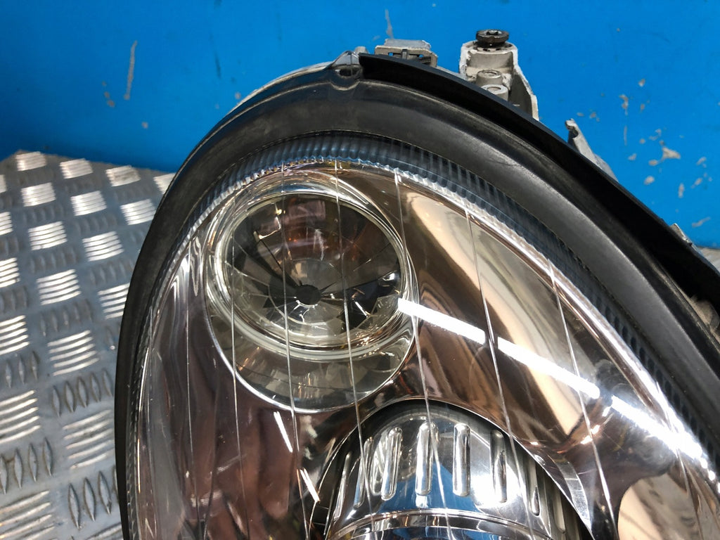 Frontscheinwerfer Mercedes-Benz W203 A2038203861 Xenon Rechts Headlight SCH1128960143se