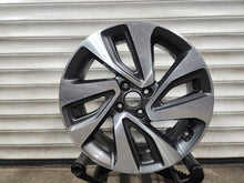 Laden Sie das Bild in den Galerie-Viewer, 1x Alufelge 17 Zoll 6.5&quot; 4x100 43ET Glanz Silber 52910-1W850 Kia Rim Wheel