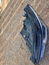 Load image into Gallery viewer, Frontscheinwerfer VW Golf VIII 5H1941005B LED Links Scheinwerfer Headlight SCH2742466588hy