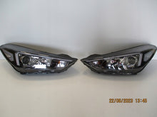 Laden Sie das Bild in den Galerie-Viewer, Frontscheinwerfer Hyundai Tucson LED Ein Satz Scheinwerfer Headlight SCH8667483589qq