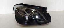Laden Sie das Bild in den Galerie-Viewer, Frontscheinwerfer Mercedes-Benz W213 A2139067606 LED Rechts Headlight SCH2044724463lc
