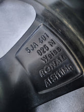 Laden Sie das Bild in den Galerie-Viewer, 1x Alufelge 15 Zoll 6.0&quot; 5x100 38ET 5JA601025N Skoda Octavia I Rim Wheel