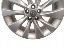 Laden Sie das Bild in den Galerie-Viewer, 1x Alufelge 18 Zoll 7.0" 5x105 Silber 95493724 Opel Mokka Rim Wheel FEL8093565446tv