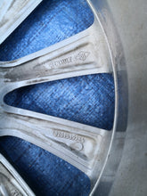 Load image into Gallery viewer, 1x Alufelge 19 Zoll 7.0" 5x114.3 40ET KE409-4E400 Nissan Qashqai Kadjar FEL4114602173br