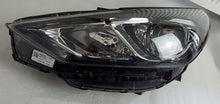 Laden Sie das Bild in den Galerie-Viewer, Frontscheinwerfer Hyundai I30 III 92101-G4510 Ein Stück (Rechts oder Links)