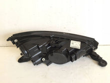 Laden Sie das Bild in den Galerie-Viewer, Frontscheinwerfer Skoda Fabia III 6V1941015D Ein Stück (Rechts oder Links)