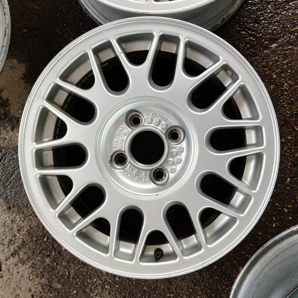 1x Alufelge 15 Zoll 6.0" 4x100 45ET Glanz Silber 1H0601025AD VW Rim Wheel FEL3904454374sj