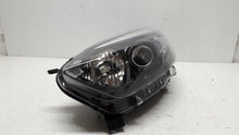 Laden Sie das Bild in den Galerie-Viewer, Frontscheinwerfer Renault Captur 260607817R Halogen Links Scheinwerfer Headlight