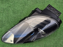 Laden Sie das Bild in den Galerie-Viewer, Frontscheinwerfer Aston Martin Db9 4G4313W030BD Links Scheinwerfer Headlight SCH7129066030tz