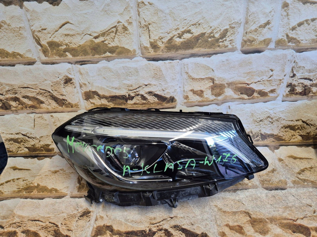 Frontscheinwerfer Mercedes-Benz W176 A1769069000KOD Rechts Headlight SCH4837837853xz