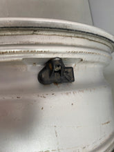 Load image into Gallery viewer, 1x Alufelge 17 Zoll 8.0" 5x120 30ET Glanz Silber 6790172 BMW F11 F06 F10 FEL6566338684mt