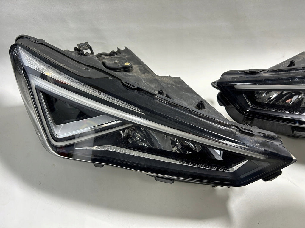 Frontscheinwerfer Seat Tarraco 5FJ941008D 5FJ941007D LED Rechts oder Links