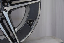 Laden Sie das Bild in den Galerie-Viewer, 1x Alufelge 18 Zoll 8.5" 5x112 52ET Glanz A2064011800 Mercedes-Benz W206 FEL3825374963hb