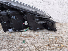 Load image into Gallery viewer, Frontscheinwerfer Toyota Yaris LED Ein Stück (Rechts oder Links) Headlight