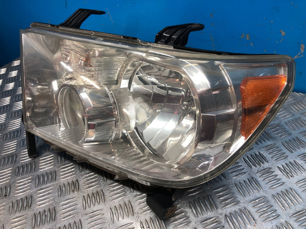 Frontscheinwerfer Toyota Tundra Ein Stück (Rechts oder Links) Headlight