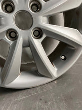 Laden Sie das Bild in den Galerie-Viewer, 1x Alufelge 16 Zoll 6.5&quot; 4x108 47,5ET Glanz Silber H1BJ-1007-C1A Ford Fiesta