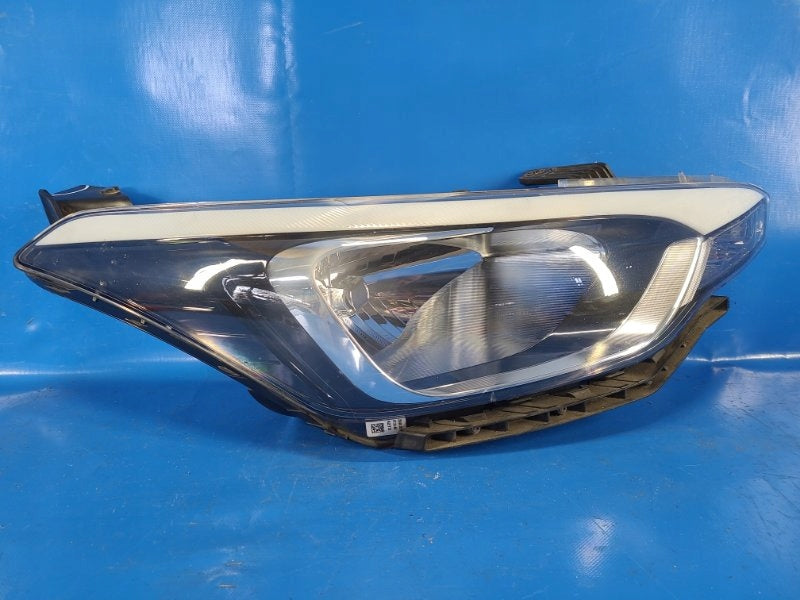 Frontscheinwerfer Hyundai I20 92102-C8 Rechts Scheinwerfer Headlight