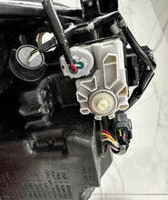 Laden Sie das Bild in den Galerie-Viewer, Frontscheinwerfer Mazda II Rechts Scheinwerfer Headlight