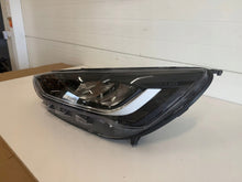 Laden Sie das Bild in den Galerie-Viewer, Frontscheinwerfer Ford Focus NX7B13E015CF Links Scheinwerfer Headlight SCH2453962402kt