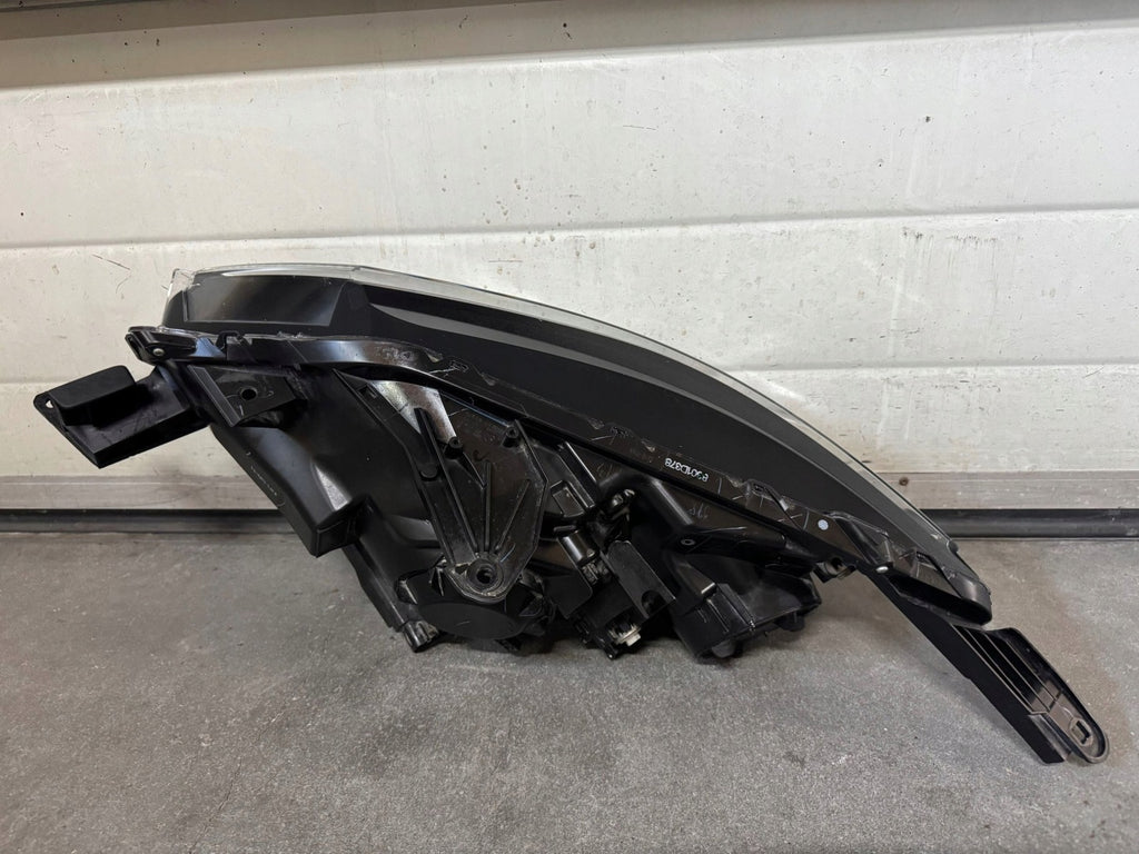 Frontscheinwerfer Mitsubishi L200 8301D378 Rechts Scheinwerfer Headlight SCH9699165966bb