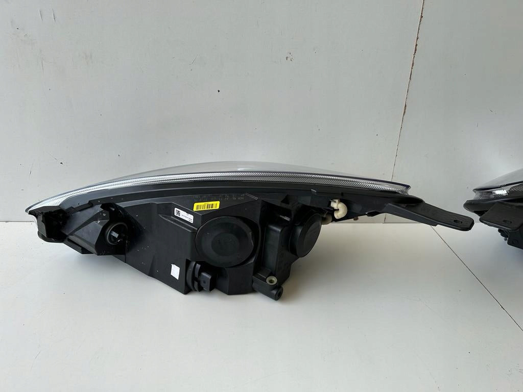 Frontscheinwerfer Ford Fiesta L1BB-13E014-CE LED Ein Stück (Rechts oder Links)