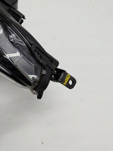 Laden Sie das Bild in den Galerie-Viewer, Frontscheinwerfer Toyota Yaris EUK0-8 LED FALSE Scheinwerfer Headlight SCH5632632571ai