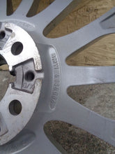 Laden Sie das Bild in den Galerie-Viewer, 1x Alufelge 17 Zoll 7.5&quot; 5x112 54ET 6856084 Bmw Rim Wheel