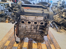 Laden Sie das Bild in den Galerie-Viewer, Motor Hyundai Kia G4FC 115PS 142TKm Benzin Engine Unkomplett