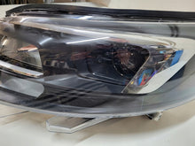 Laden Sie das Bild in den Galerie-Viewer, Frontscheinwerfer Opel Vivaro C Zafira Life 9832837680 Xenon Links Headlight