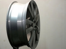 Load image into Gallery viewer, 1x Alufelge 18 Zoll 6.5&quot; 5x114.3 48ET Glanz Silber 52910-2S310 Hyundai Tucson