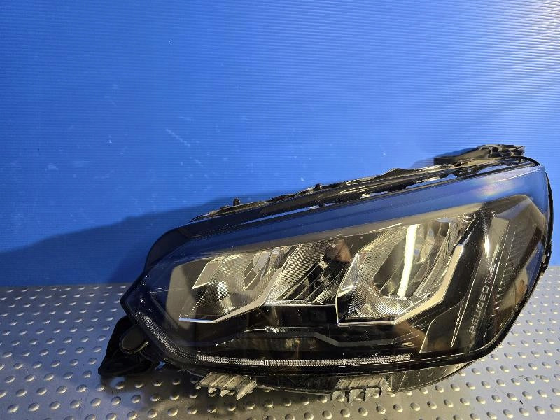 Frontscheinwerfer Peugeot 2008 208 II 9833036380 Full LED Links Headlight