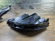 Laden Sie das Bild in den Galerie-Viewer, Frontscheinwerfer VW Passat 3J1941006 Rechts Scheinwerfer Headlight SCH5897909783yn
