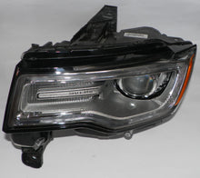 Laden Sie das Bild in den Galerie-Viewer, Frontscheinwerfer Jeep Grand Cherokee Wk2 68111001AI Xenon Links Headlight SCH1738382029fj
