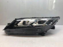 Laden Sie das Bild in den Galerie-Viewer, Frontscheinwerfer Mitsubishi Eclipse Cross 8301D073 LED Links Headlight
