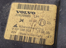 Load image into Gallery viewer, Frontscheinwerfer Volvo S40 30698885 Links Scheinwerfer Headlight SCH3778663222cb