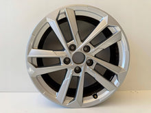 Laden Sie das Bild in den Galerie-Viewer, 1x Alufelge 17 Zoll 5x112 8Y0601025L Audi A3 Rim Wheel FEL2620212836tj