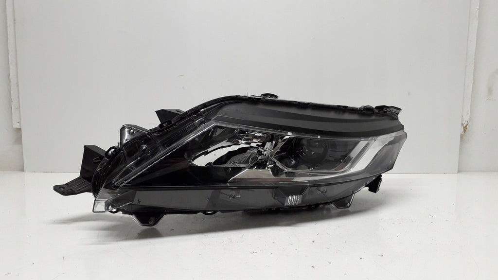 Frontscheinwerfer Mitsubishi L200 Triton 8301D378 Ein Stück (Rechts oder Links)