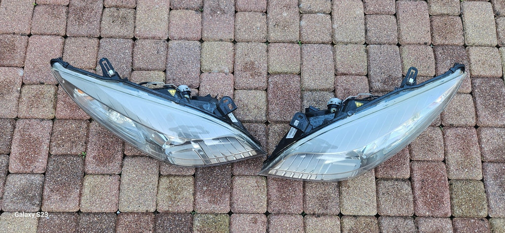 Frontscheinwerfer Renault Megane III 260600021R Xenon Rechts oder Links SCH5349583310om