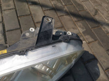 Laden Sie das Bild in den Galerie-Viewer, Frontscheinwerfer Fiat Croma 51801272 Xenon Links Scheinwerfer Headlight SCH1222588622rn