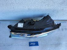 Laden Sie das Bild in den Galerie-Viewer, Frontscheinwerfer Skoda Fabia III 6V1941015F LED Links Scheinwerfer Headlight SCH9803113796et