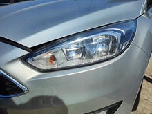 Laden Sie das Bild in den Galerie-Viewer, Frontscheinwerfer Ford Focus Links Scheinwerfer Headlight SCH9974405022pk