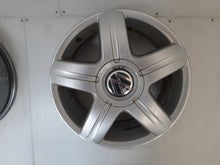 Laden Sie das Bild in den Galerie-Viewer, 1x Alufelge 16 Zoll 7.0" 5x100 38ET Glanz Silber 1J9071491 VW Rim Wheel FEL6779412551at