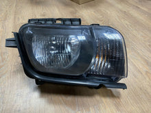 Load image into Gallery viewer, Frontscheinwerfer Chevrolet Camaro Rechts Scheinwerfer Headlight SCH2145598053jh