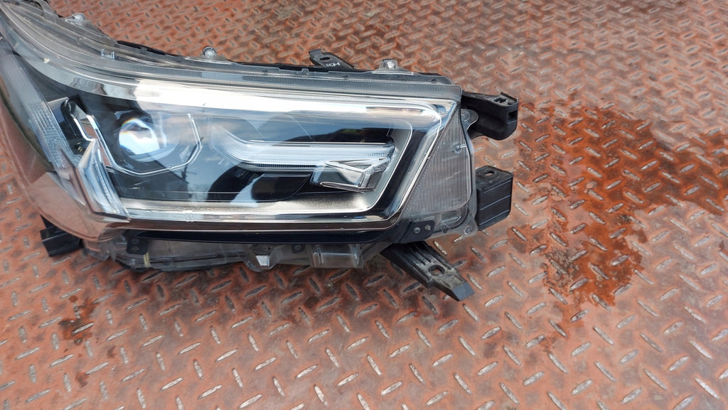 Frontscheinwerfer Toyota Hilux VIII 81110-0KP41 1EJ-923363-040A LED Rechts SCH6354284463iq