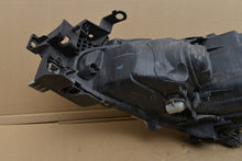 Laden Sie das Bild in den Galerie-Viewer, Frontscheinwerfer Mazda 3 BHR1-51030 Rechts Scheinwerfer Headlight SCH1647649709ev