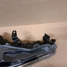 Laden Sie das Bild in den Galerie-Viewer, Frontscheinwerfer Toyota Corolla 8111002T51 LED Rechts Scheinwerfer Headlight