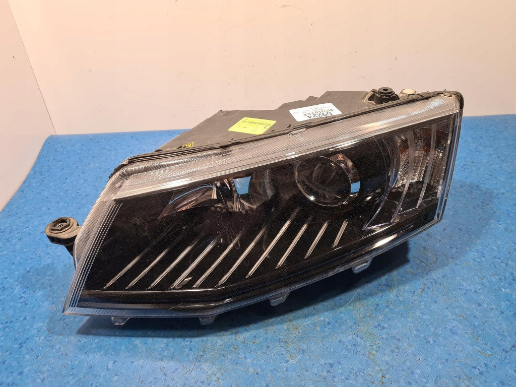 Frontscheinwerfer Skoda Octavia III 130702425800 Links Scheinwerfer Headlight SCH7299922268rn