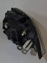 Laden Sie das Bild in den Galerie-Viewer, Frontscheinwerfer BMW E81 E82 E87 89310921 63126924486-11 Rechts Headlight SCH2092764235de